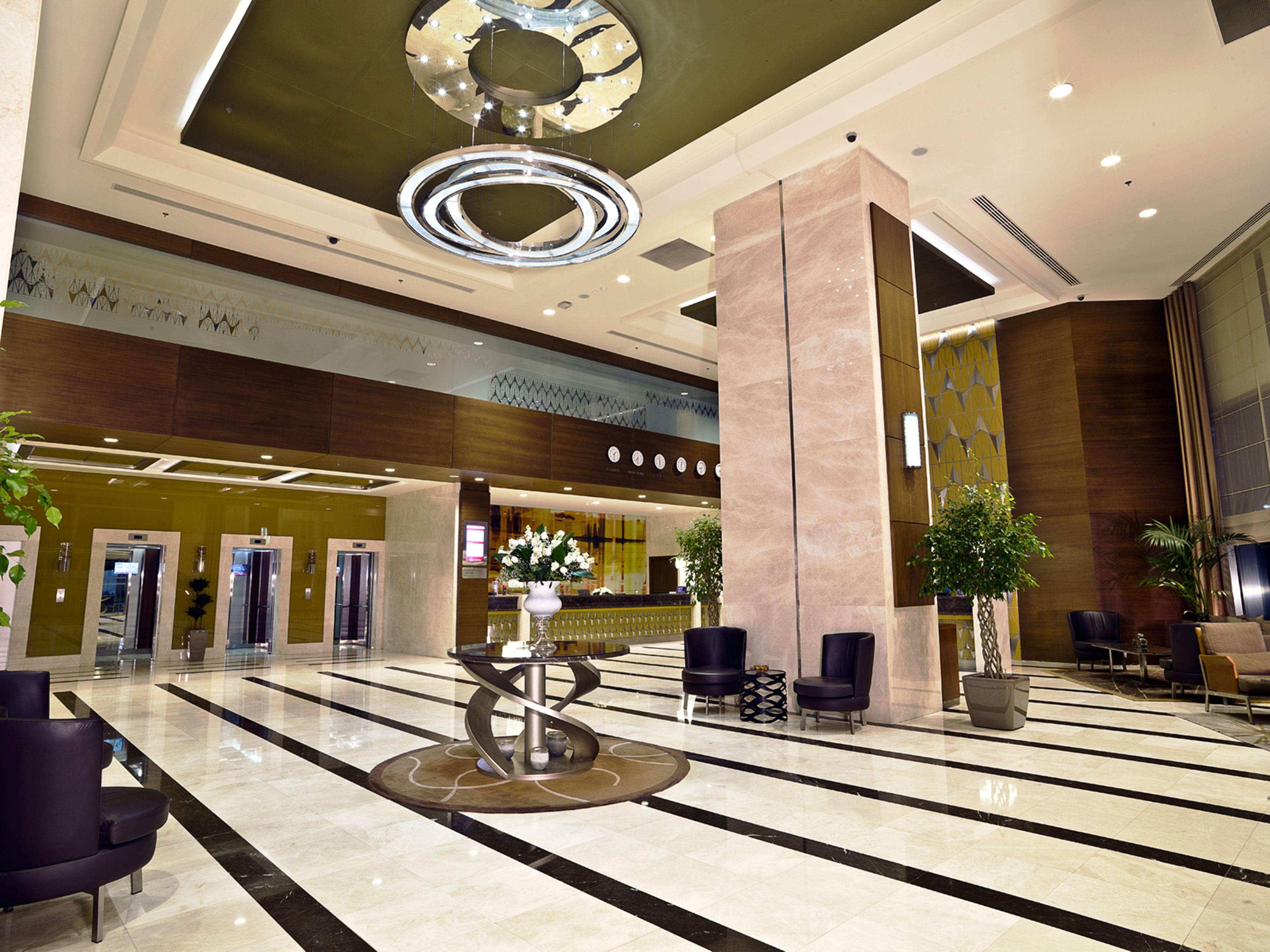 Ramada Plaza By Wyndham Istanbul Tekstilkent — Fotos 1